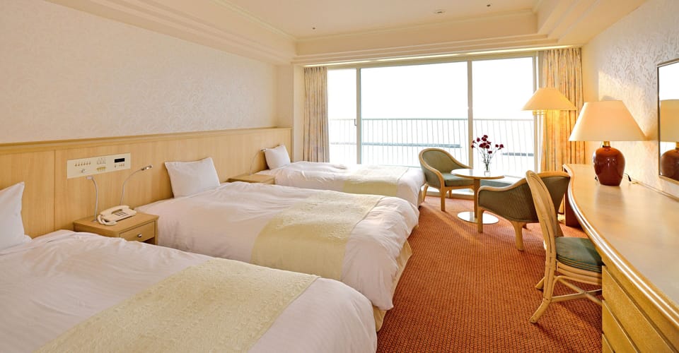 Superior Room, Non Smoking | In-room safe, desk, blackout drapes, bed sheets