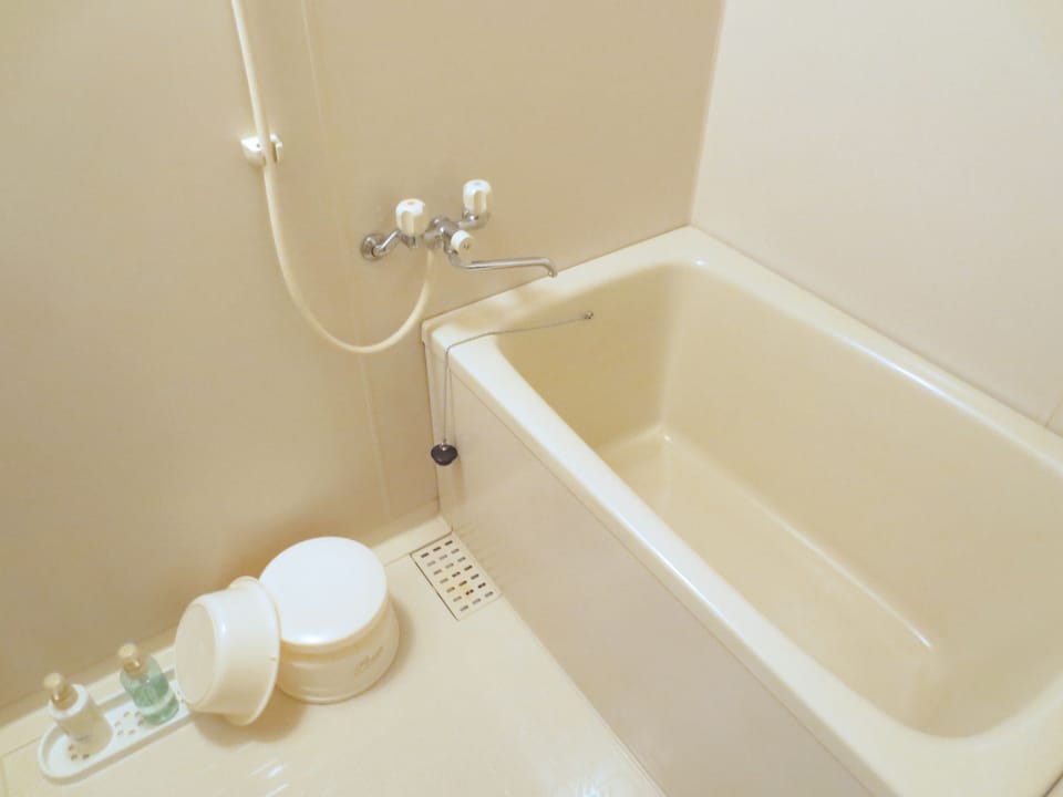 Standard Room, Non Smoking, Garden View | Bathroom | Combined shower/tub, deep soaking tub, free toiletries, hair dryer