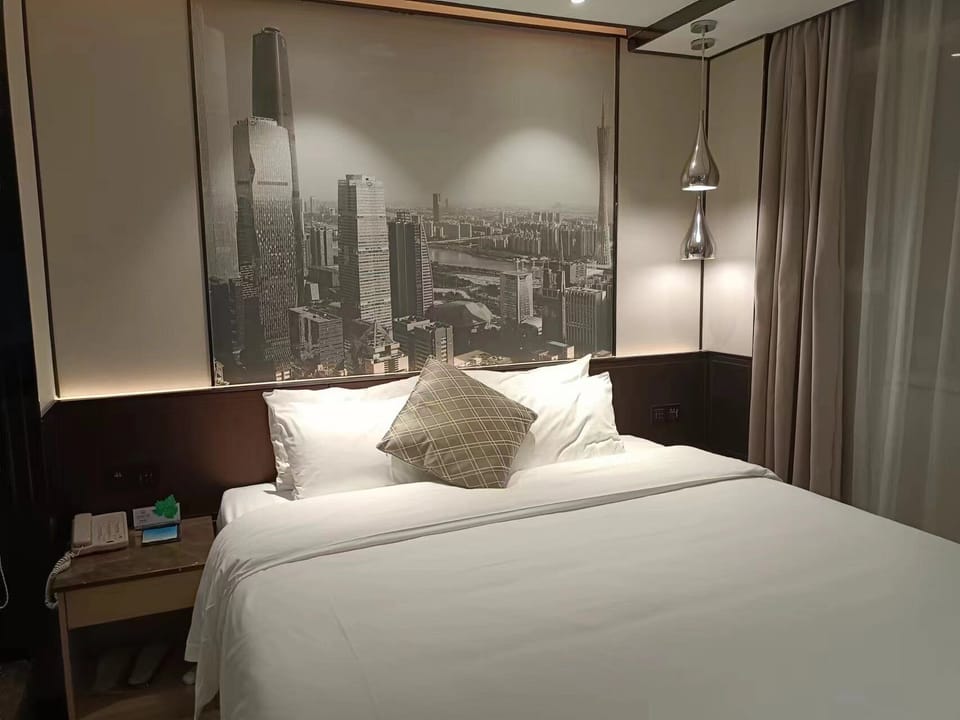 Deluxe Thematic King Room | In-room safe, desk, blackout drapes, iron/ironing board
