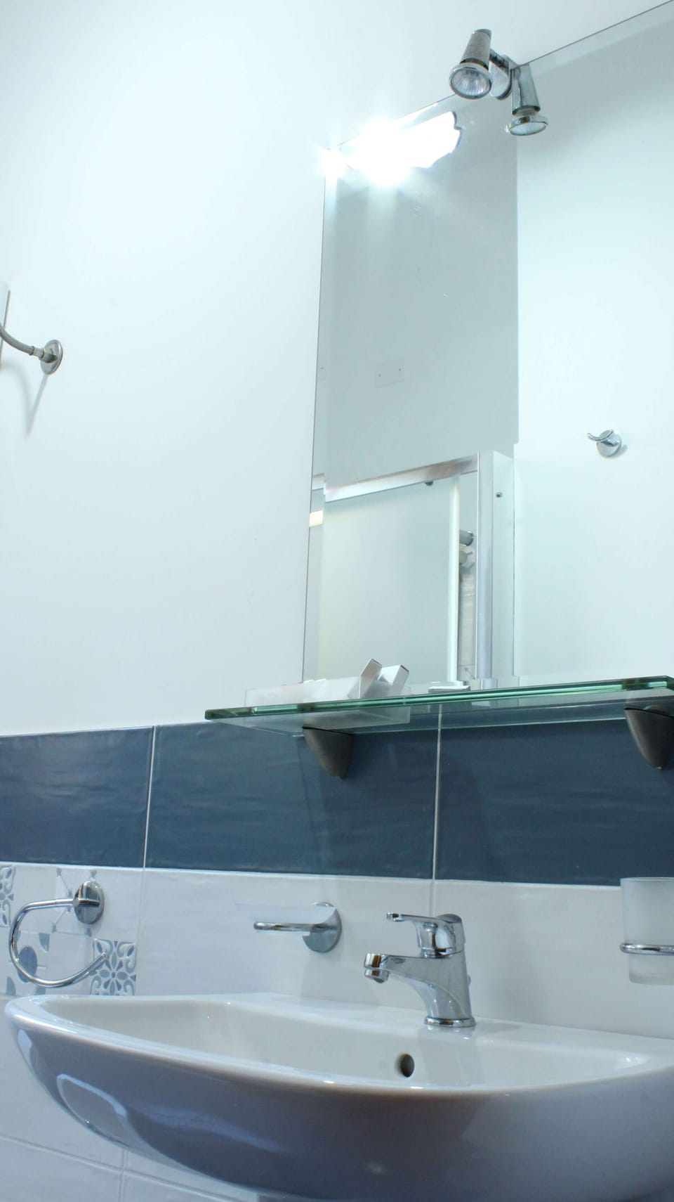 Standard Room | Bathroom | Free toiletries, hair dryer, bathrobes, bidet