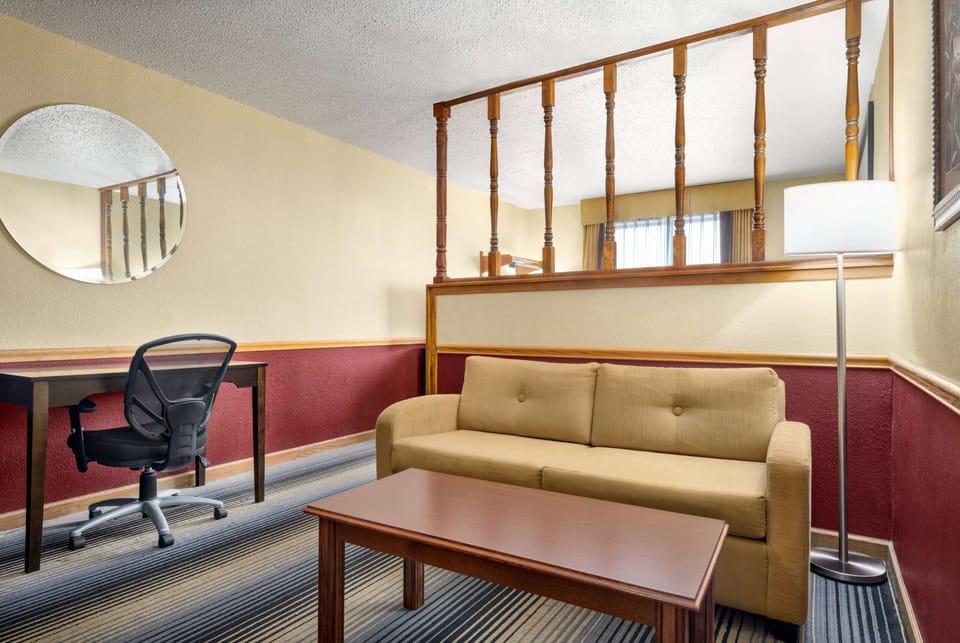 Desk, free cribs/infant beds, rollaway beds, free WiFi