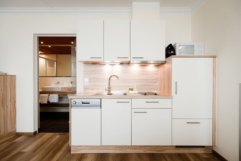Deluxe Apartment, 1 Bedroom, Kitchen, Mountain View | Private kitchenette | Espresso maker, electric kettle