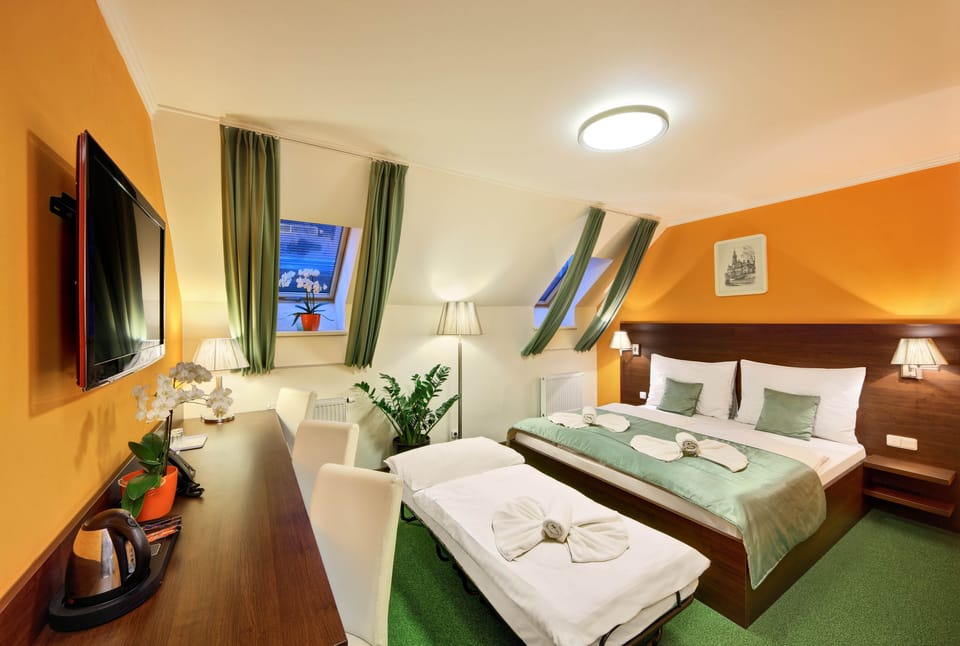 Double Room, 1 Double Bed with Sofa bed | Premium bedding, in-room safe, desk, blackout drapes