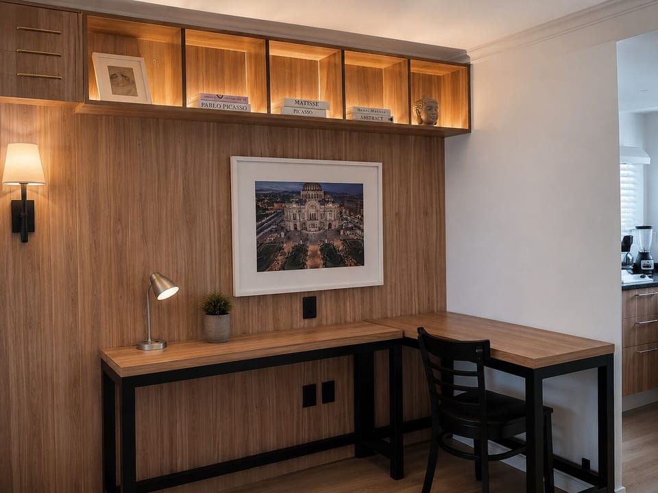Deluxe Room | Dining room