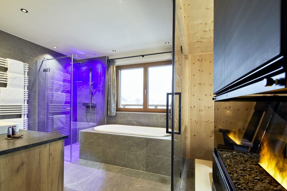 Superior Suite, 1 Bedroom, Mountain View (Relax_ON POINT) | Bathroom | Hair dryer, bathrobes, slippers, towels
