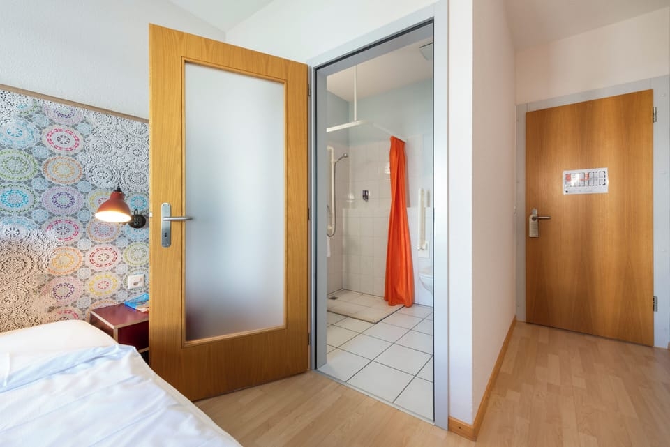 Double Room, Mountain View | Bathroom | Shower, hair dryer, towels