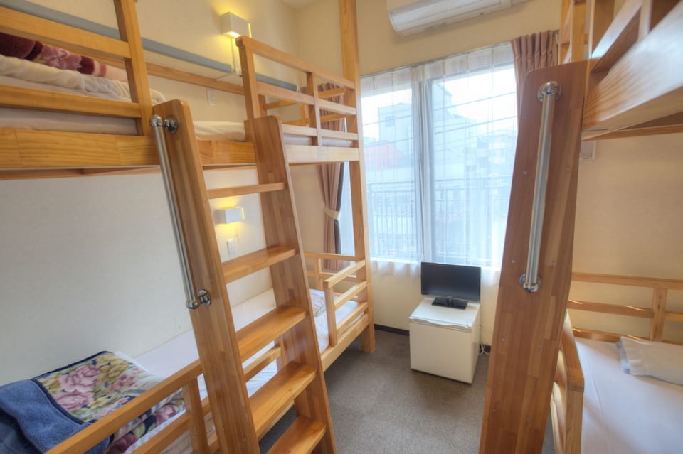 In-room safe, free WiFi, bed sheets