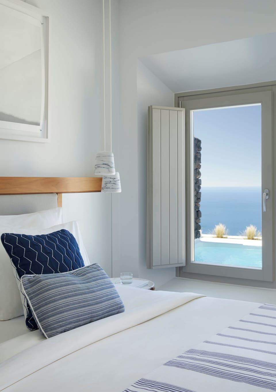 Hypo-allergenic bedding, down comforters, free minibar items