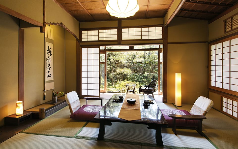 Standard Twin Room, Shared Bathroom | Living area | LCD TV