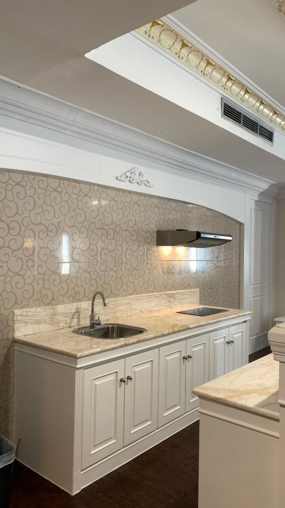 President Suite | Private kitchen | Coffee/tea maker, electric kettle