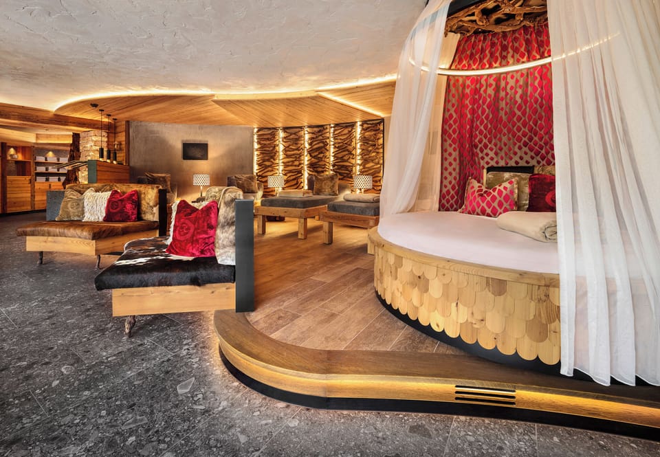 Sauna, hot tub, steam room, aromatherapy, hot stone massages