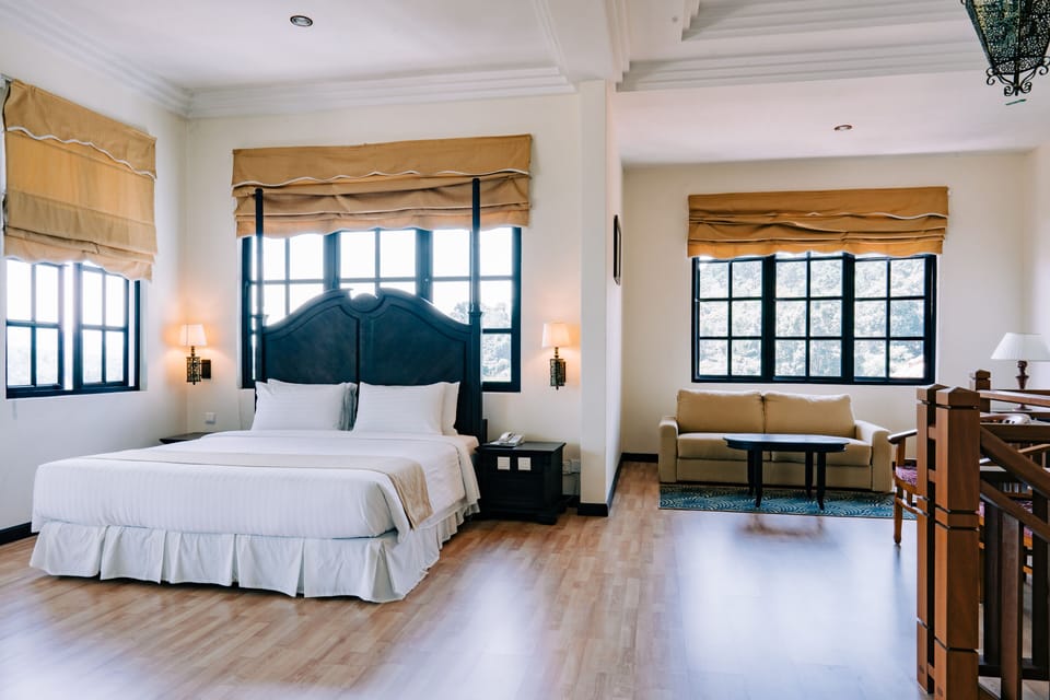 Penthouse, Balcony, Golf View (Suite) - Bathtub | Premium bedding, minibar, in-room safe, desk
