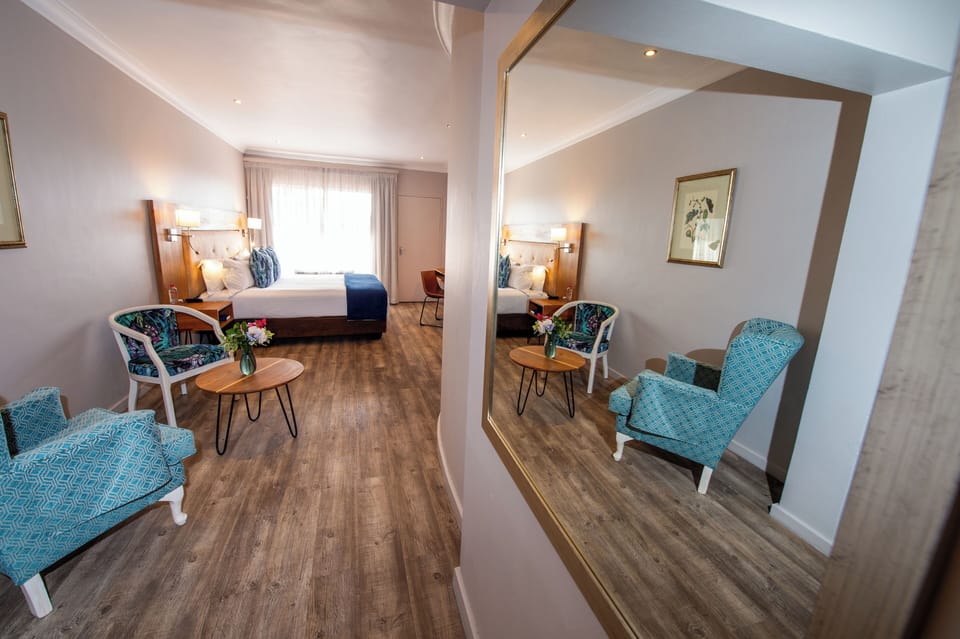 Twin Room | In-room safe, desk, blackout drapes, iron/ironing board