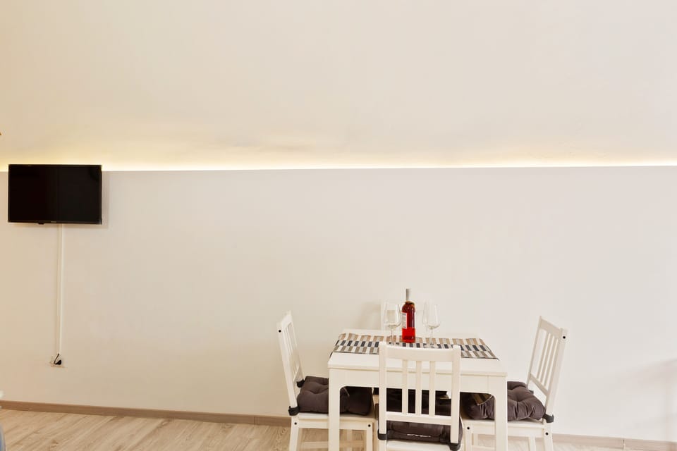 Apartment, 1 Bedroom | In-room dining