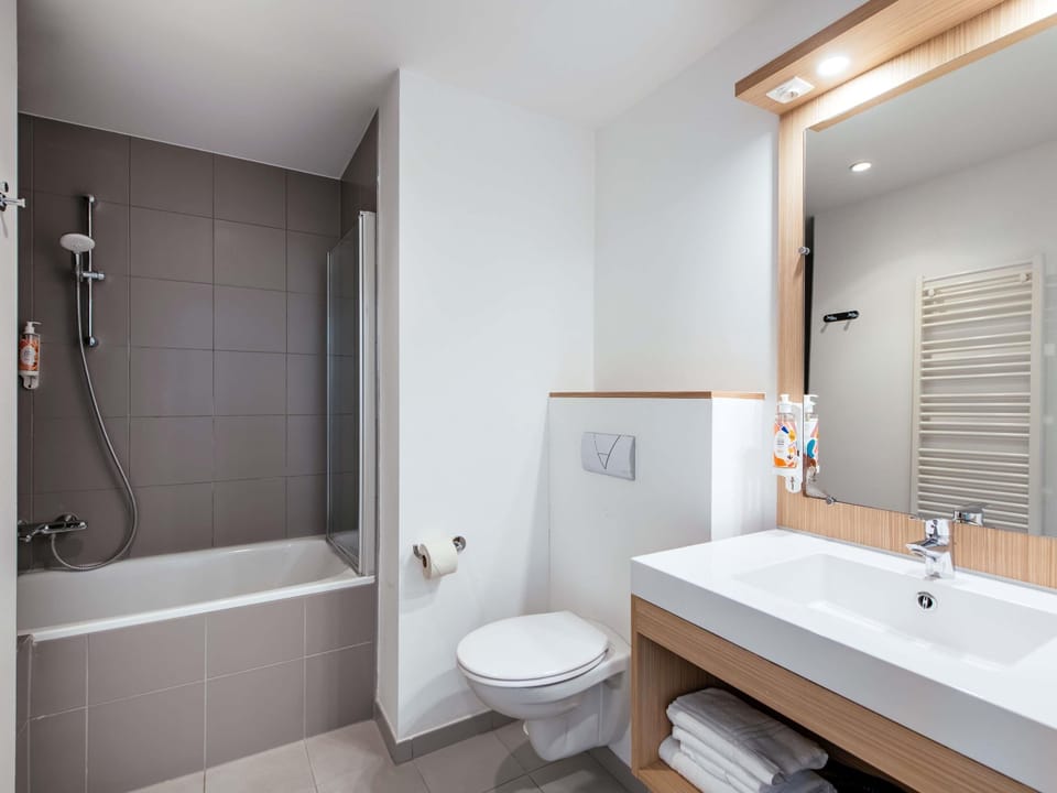 Studio, 1 Double Bed | Desk, iron/ironing board, free cribs/infant beds, free WiFi