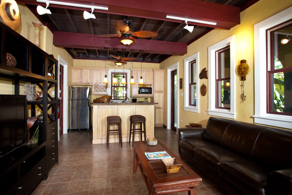 House (Scotch bonnet) | Living room | 32-inch LCD TV with cable channels, TV, DVD player
