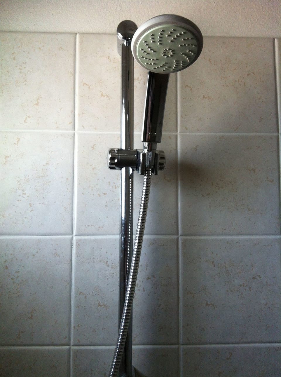Shower, free toiletries, hair dryer, bidet