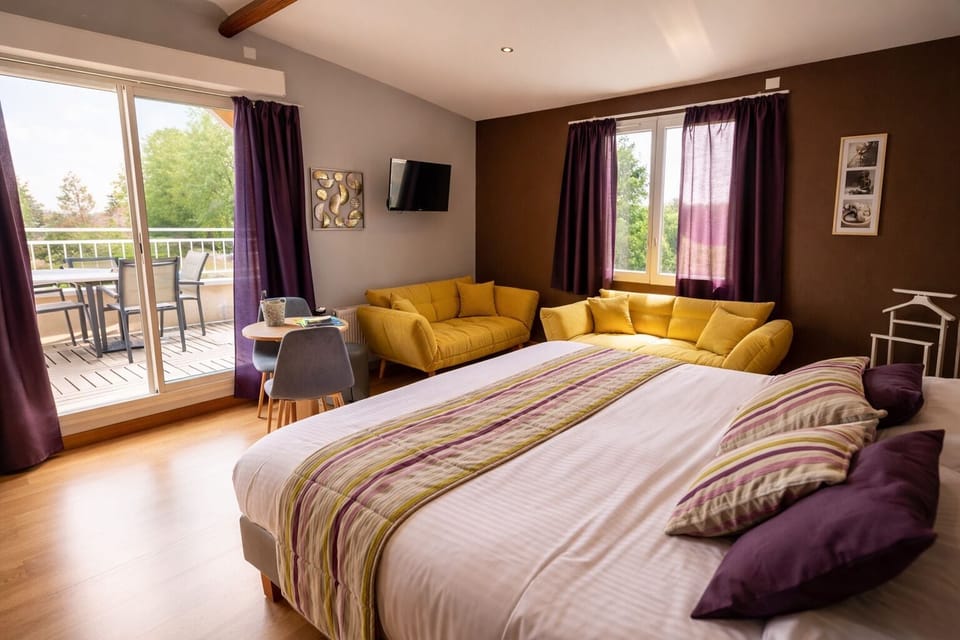 Family Room | Premium bedding, Select Comfort beds, in-room safe, desk