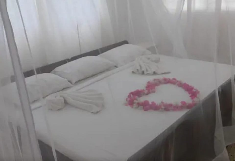 Cottage | 2 bedrooms, bed sheets