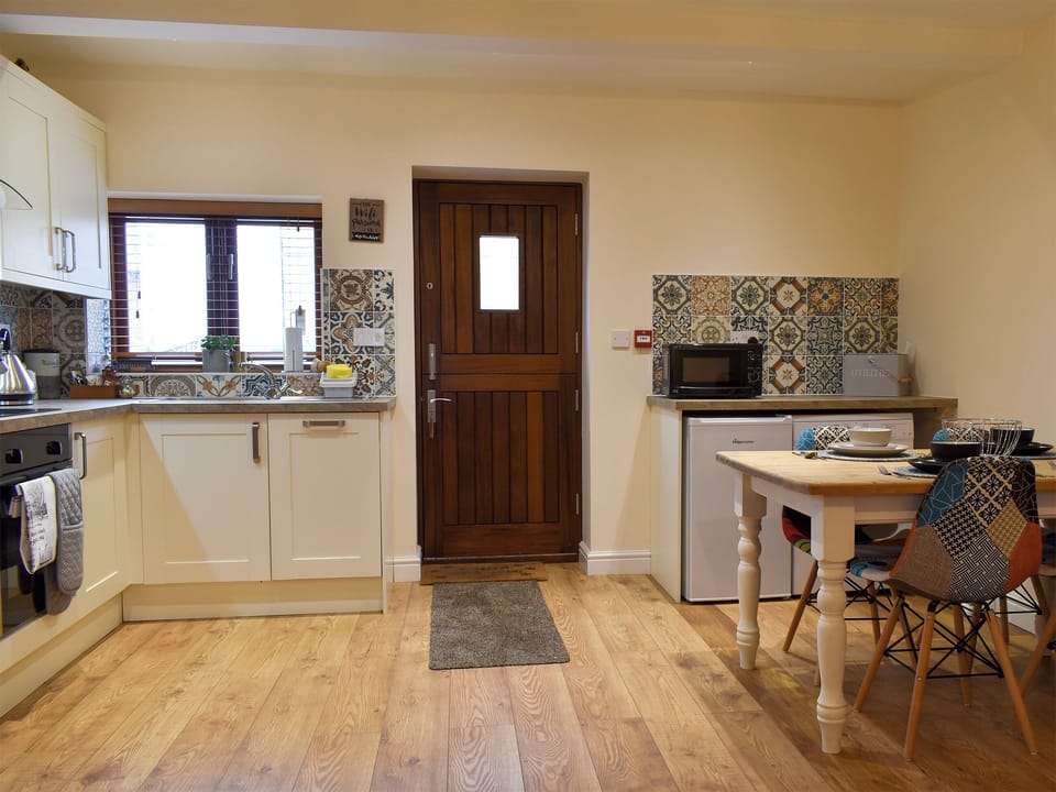Open plan living space | Sparrow - Bird Barn Cottages, Lower Drayton, near Penkridge