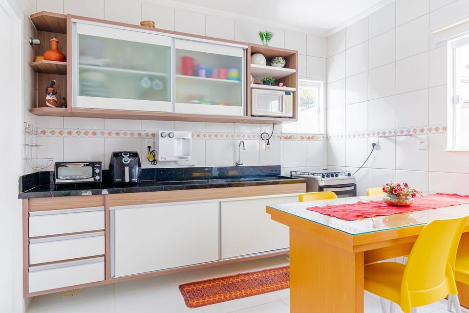 House | Private kitchen | Fridge, microwave, oven, stovetop