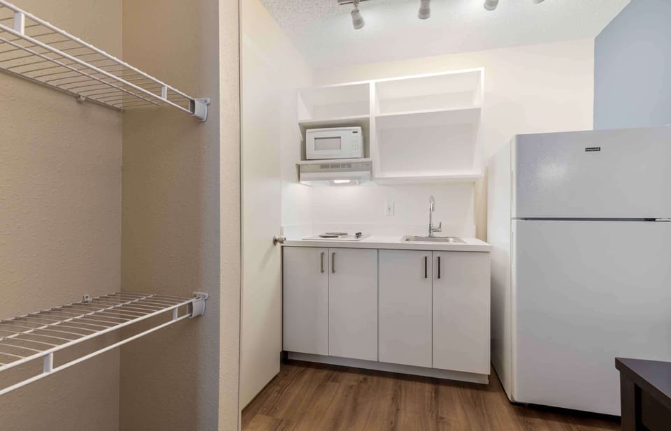 Studio, 2 Double Beds, Non Smoking | Private kitchen | Coffee/tea maker, full-size fridge, microwave, stovetop