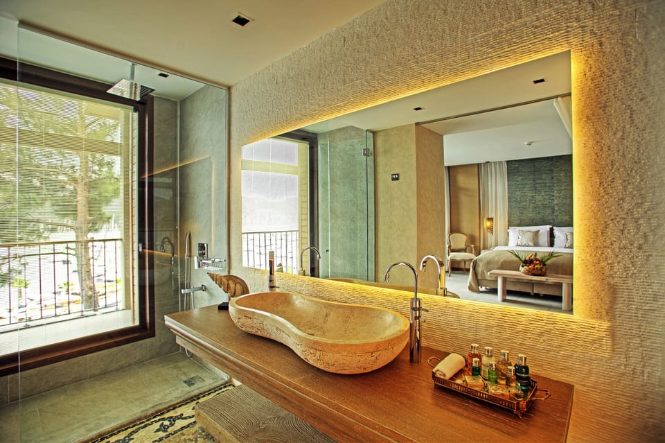 Bathroom sink