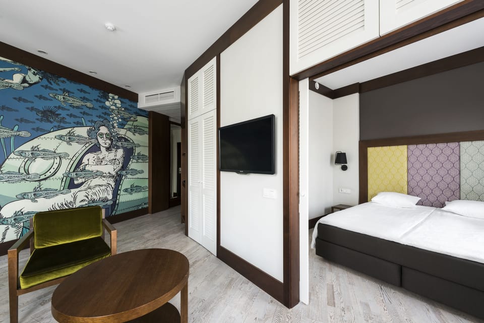 Exclusive Suite, 1 Bedroom, Non Smoking | Desk, soundproofing, iron/ironing board, free cribs/infant beds