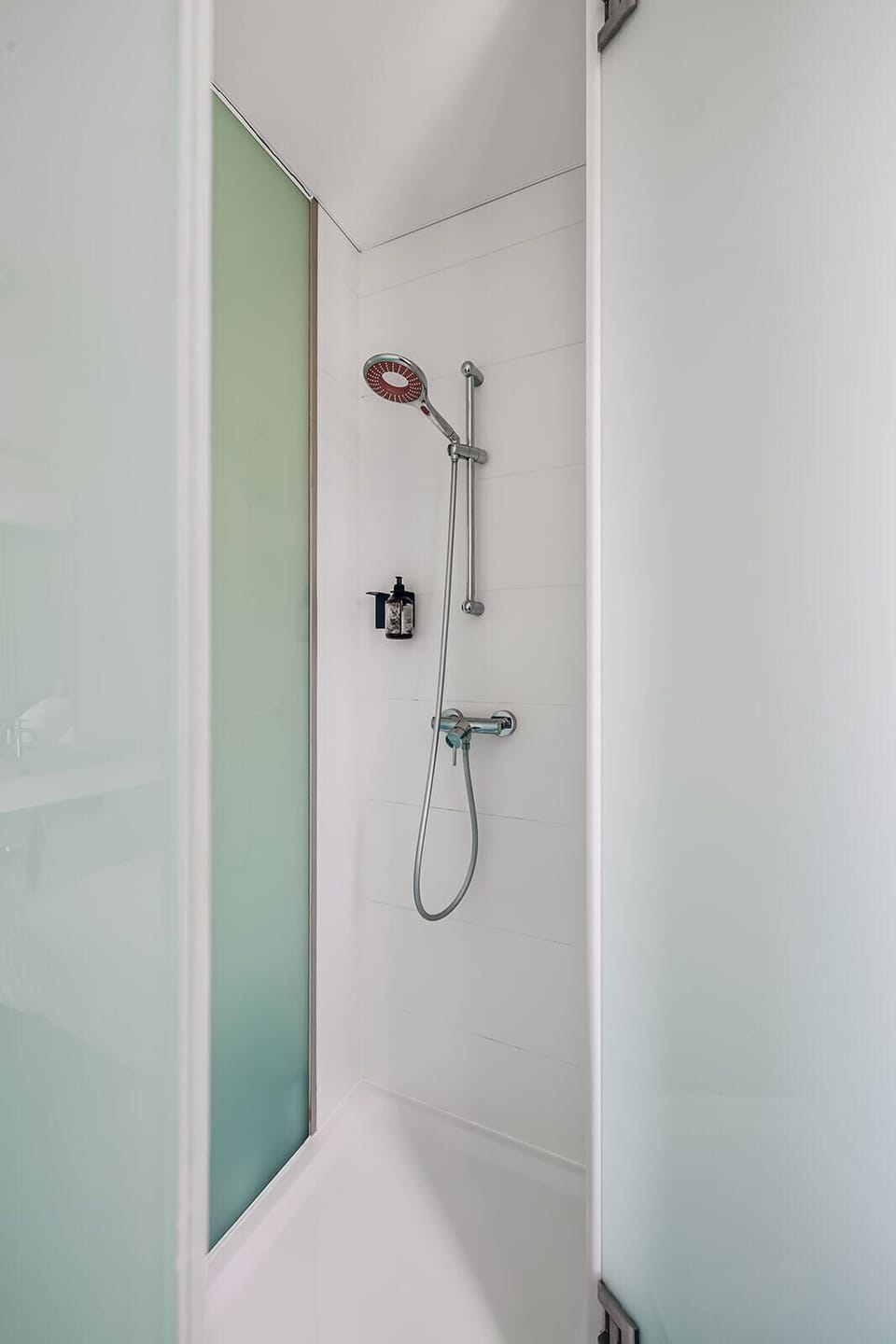 Basic Double Room | Bathroom | Shower, free toiletries, hair dryer, towels