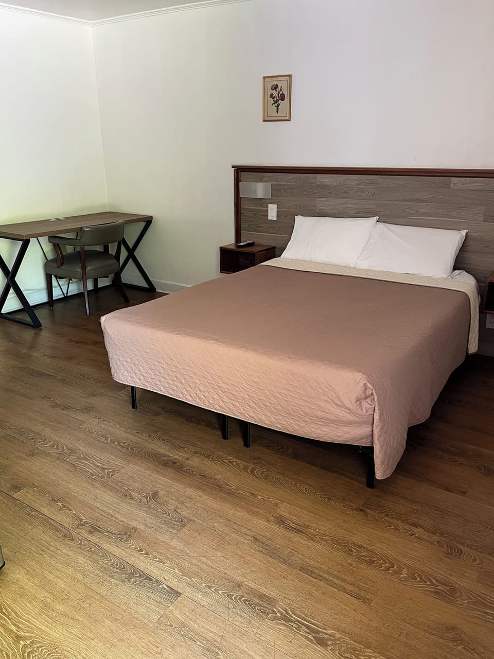 Standard Room | Blackout drapes, iron/ironing board, free WiFi, bed sheets