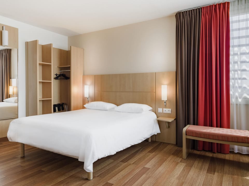 Standard Room, Multiple Beds | In-room safe, desk, soundproofing, free cribs/infant beds