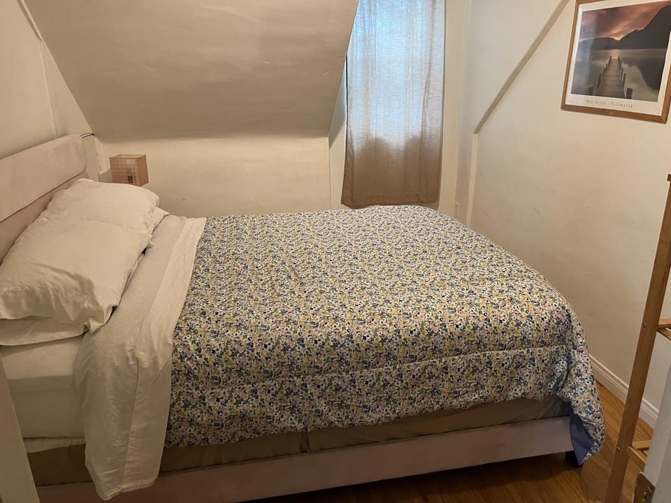 Bedroom 2 with queen size bed