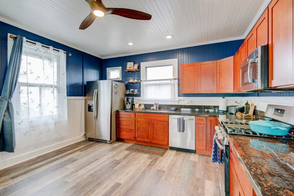 kitchen comes with a diswasher