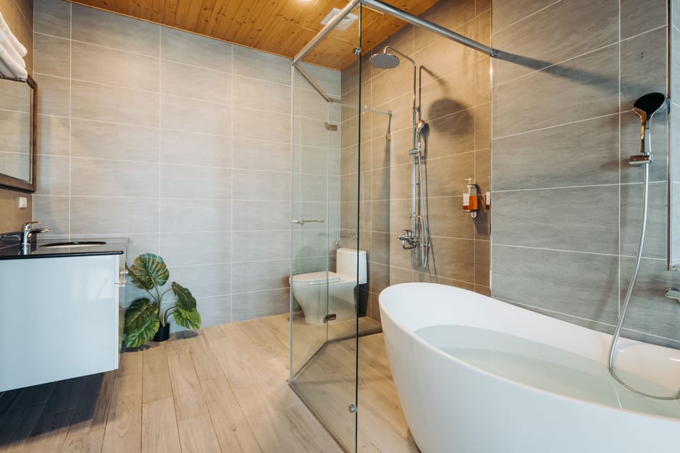 Family Room, 2 Bedrooms | Bathroom | Hair dryer, slippers, towels, shampoo
