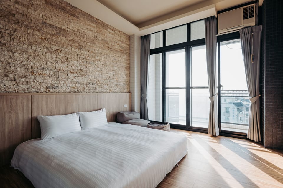 Family Room, 2 Bedrooms | Desk, blackout drapes, free WiFi, bed sheets