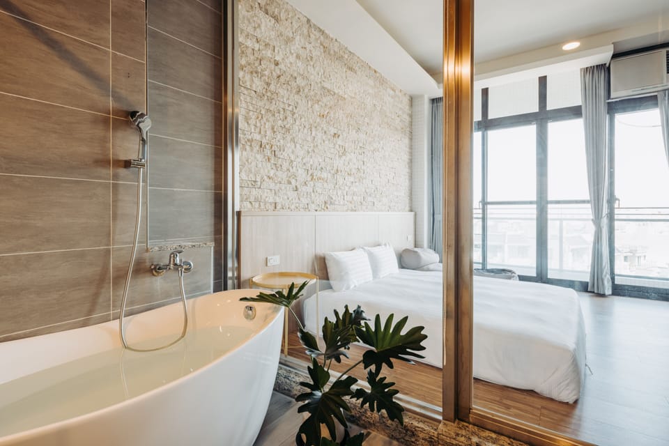 Family Room, 2 Bedrooms | Bathroom | Hair dryer, slippers, towels, shampoo