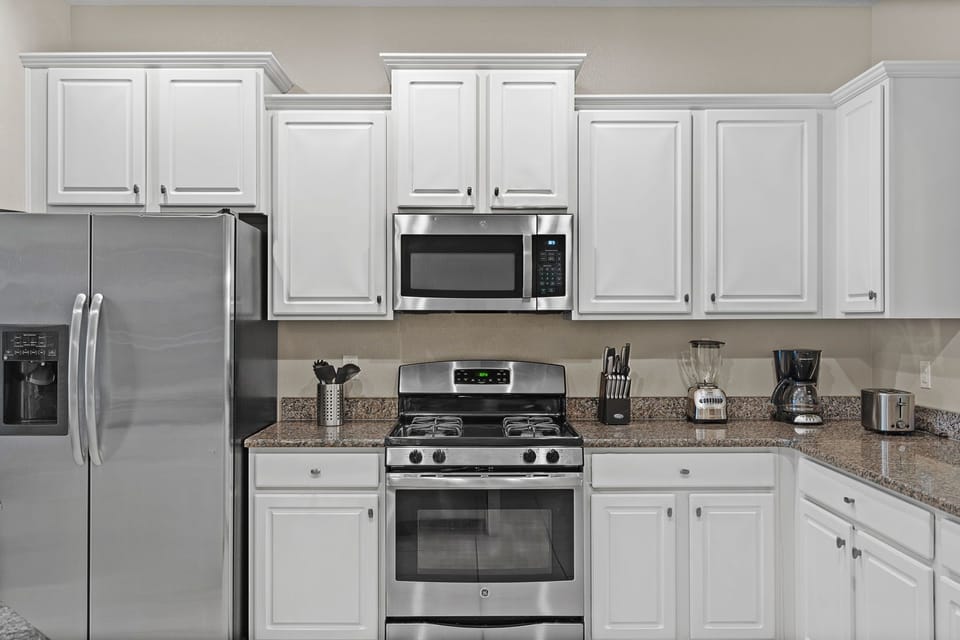 Create memorable dining experiences in our well-appointed kitchen.