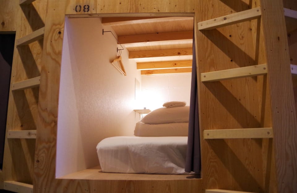Shared Dormitory | Free WiFi, bed sheets