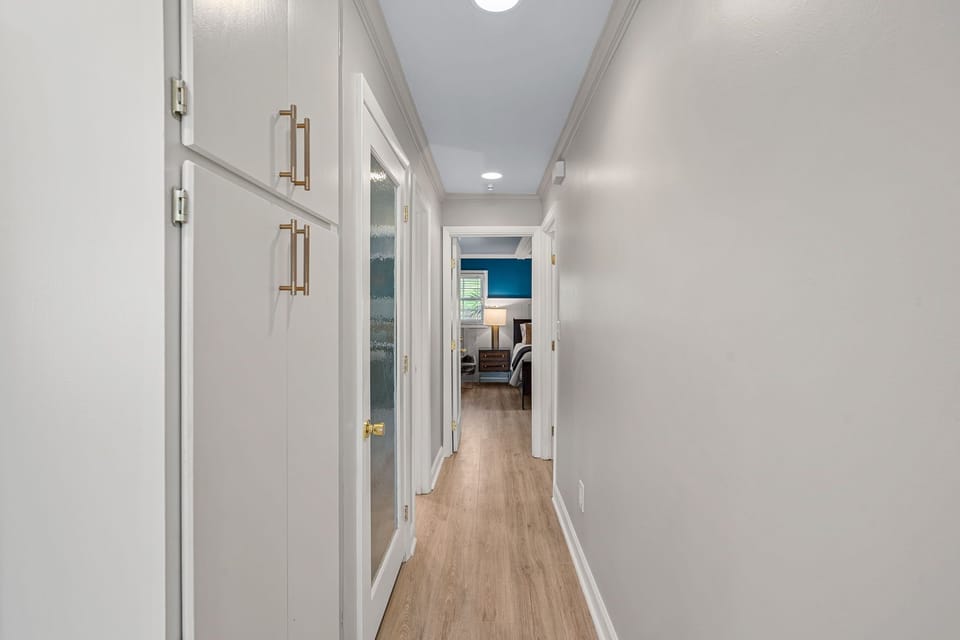 Upper Level Primary Suite.