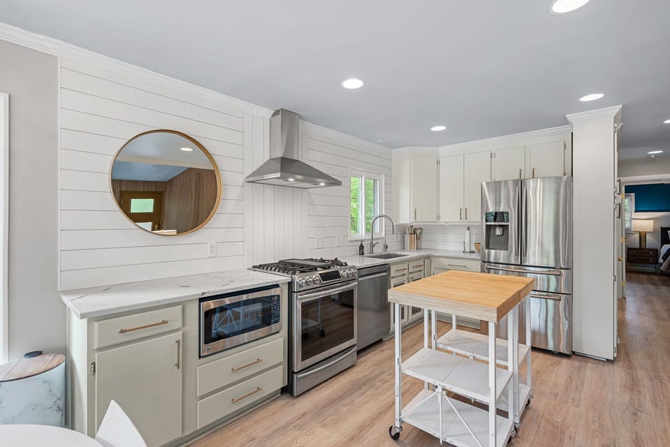 Fully stocked kitchen to prep all your group meals.