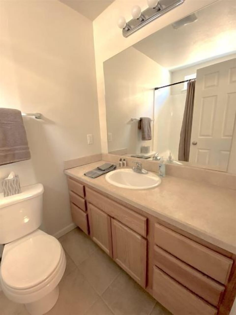 Master Bedroom attached Full Bathroom