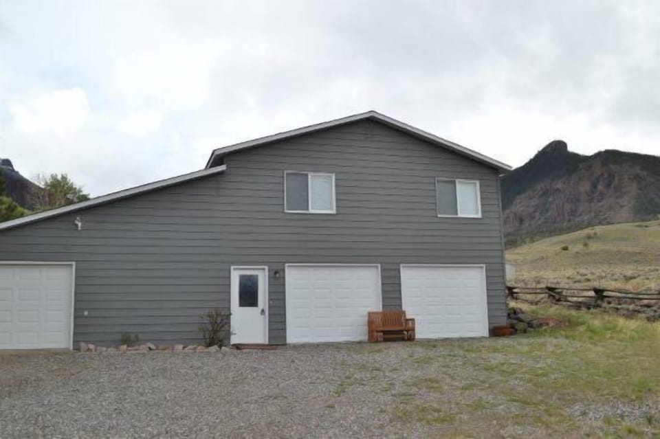 Parking area in front of Creekworks Guesthouse.
