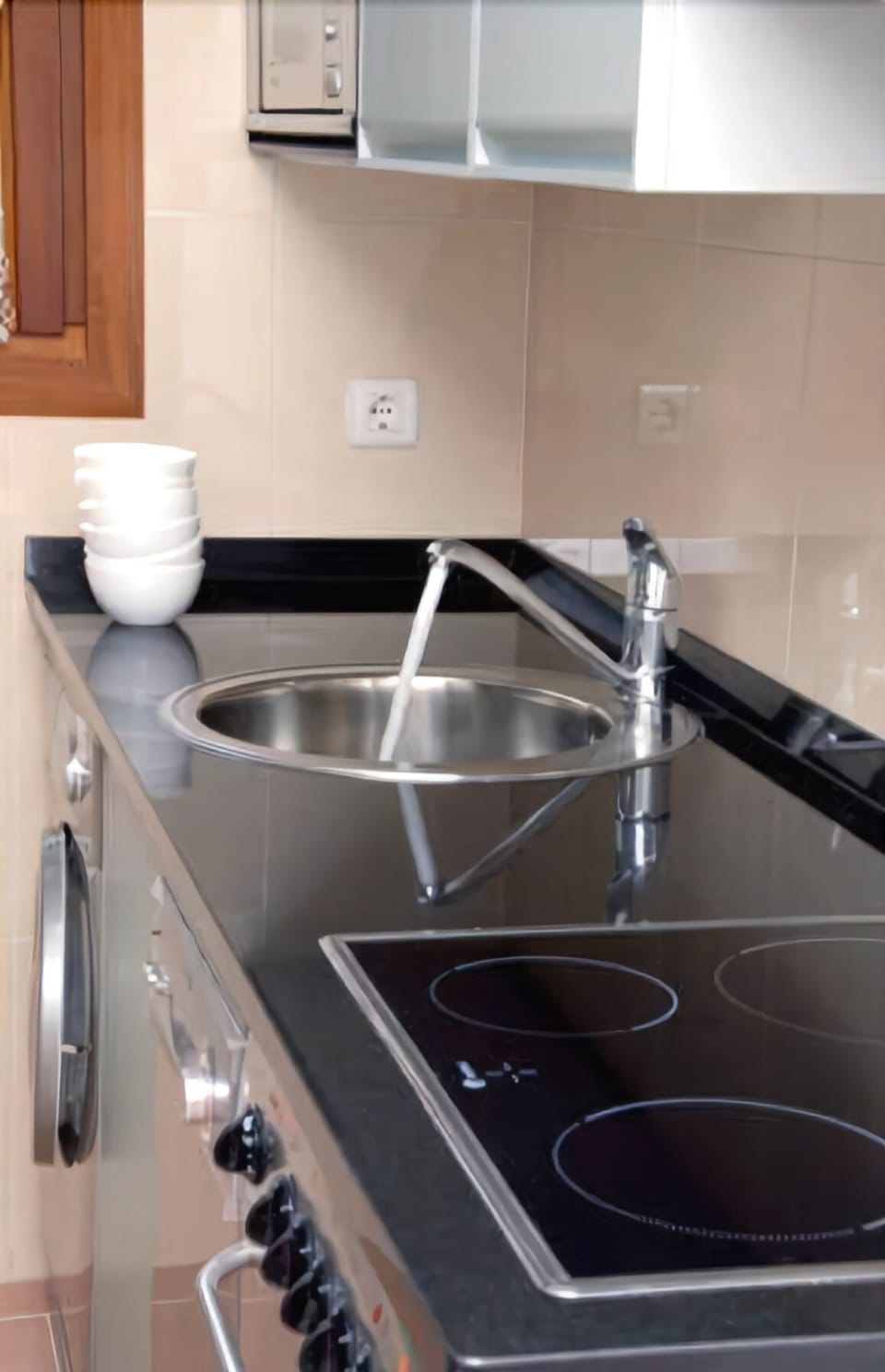 Apartment (3-4 people) | Private kitchen | Full-size fridge, microwave, stovetop, dishwasher