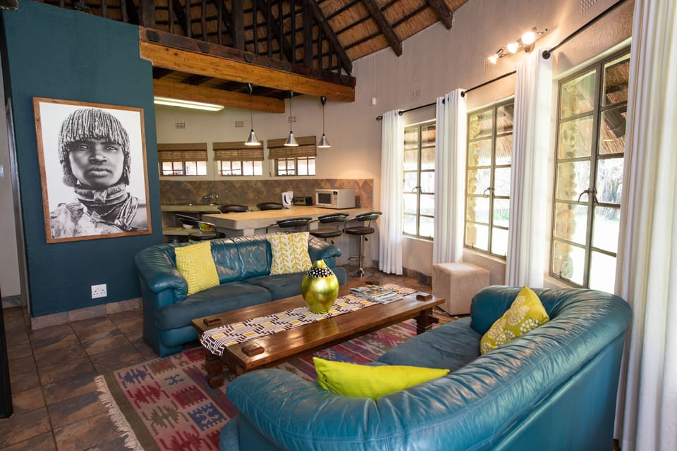 Family Cottage, 2 Bedrooms (Owl House) | Living area