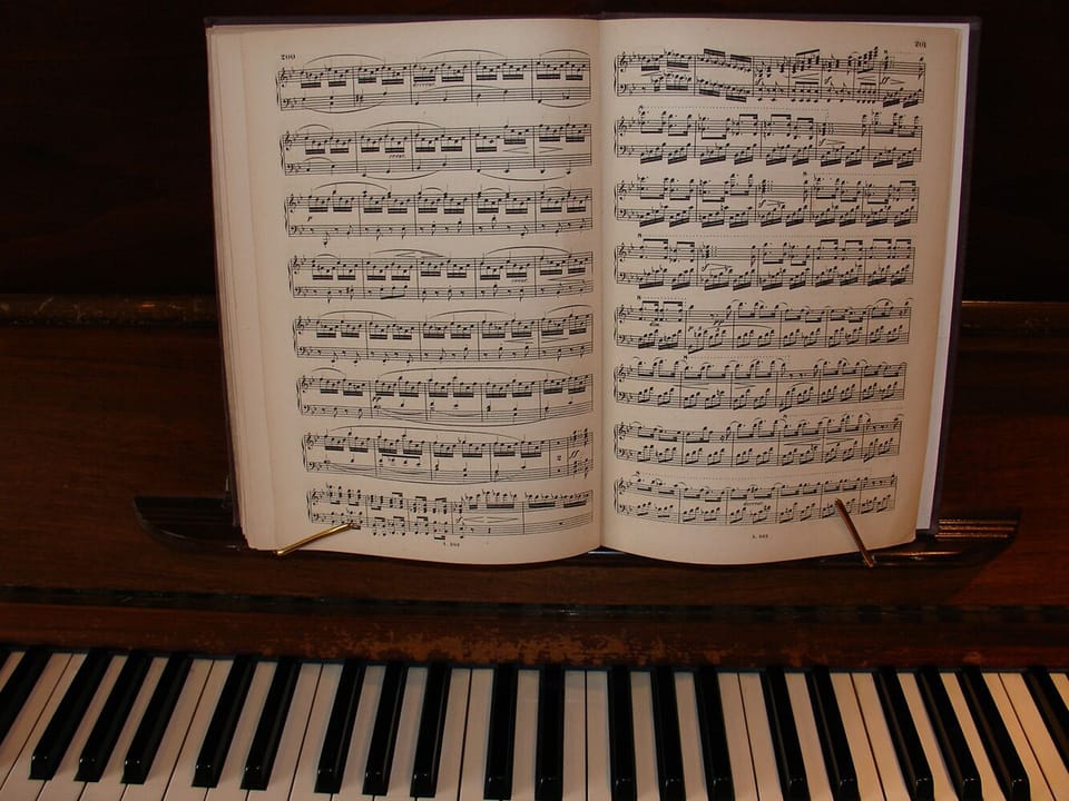 Welmar Piano 1950s.  A little Schubert ready to play.