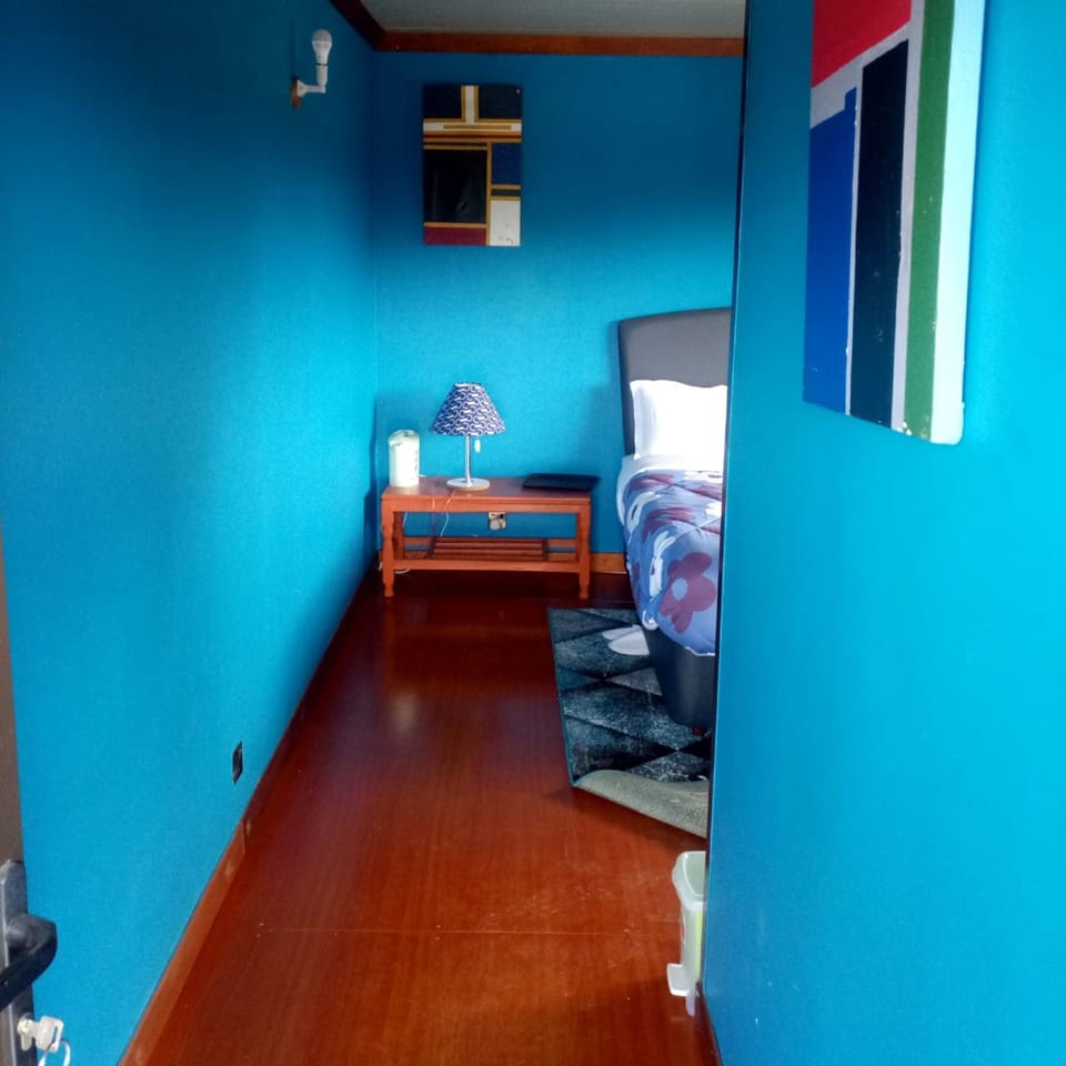 Double Room Single Use | Desk, free WiFi, bed sheets