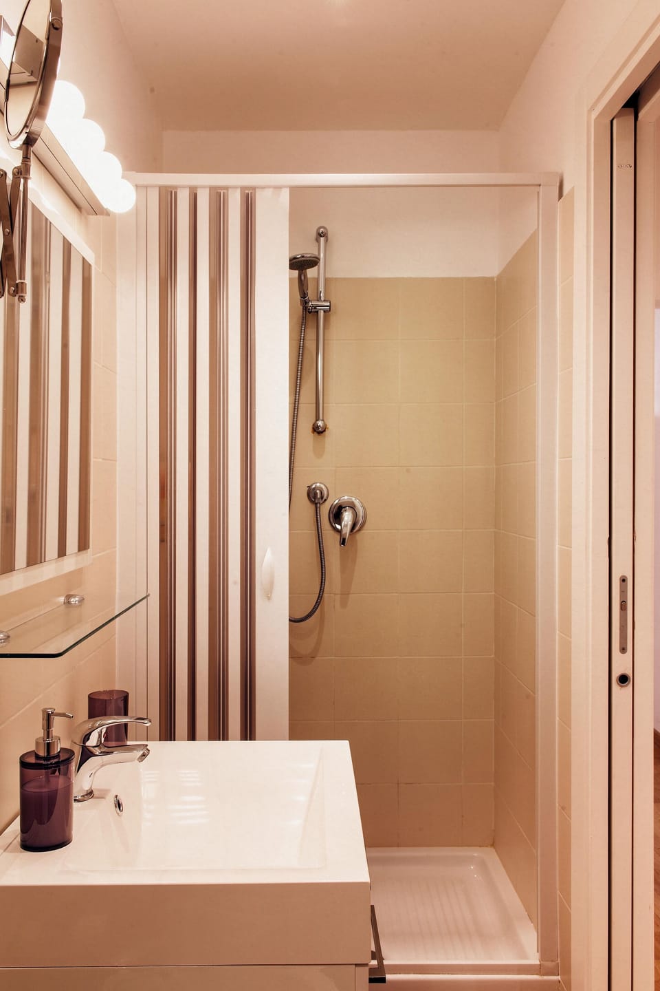 Apartment, 1 Bedroom | Bathroom shower