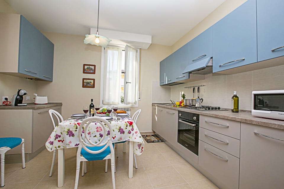 Kitchen and dining area