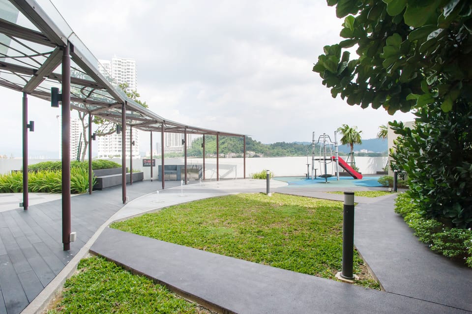 Kuala Lumpur KLCC | Stylish & Comfy | 5★ Location, Netflix, Pool + Gym 02 Apartment in Federal Territory of Kuala Lumpur