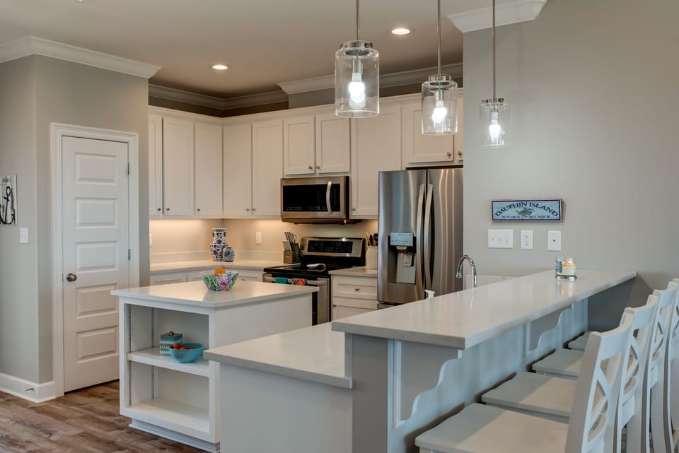 Dauphin Island Vacation Modern Kitchen